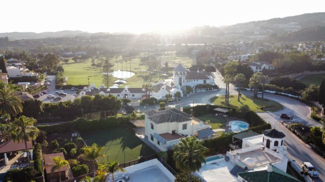 Villa – Chalet in Nueva Andalucía, Costa del Sol