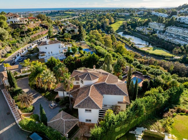 VILLA EN NUEVA ANDALUCIA - MARBELLA