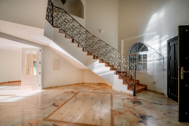 VILLA EN NUEVA ANDALUCIA - MARBELLA