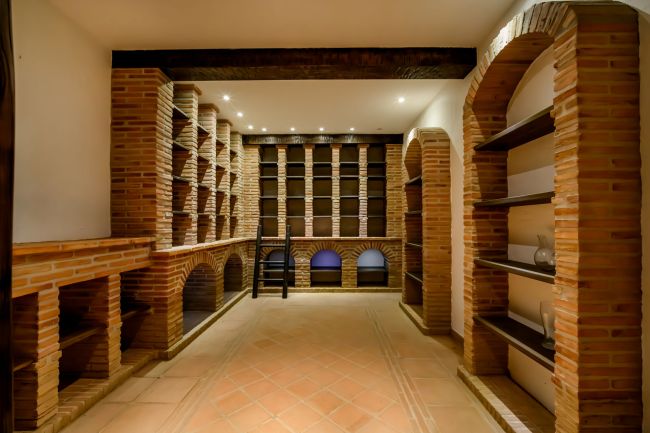 VILLA EN NUEVA ANDALUCIA - MARBELLA
