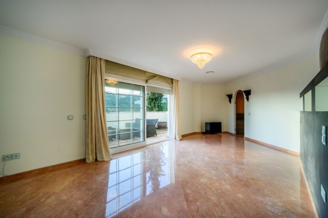 VILLA EN NUEVA ANDALUCIA - MARBELLA