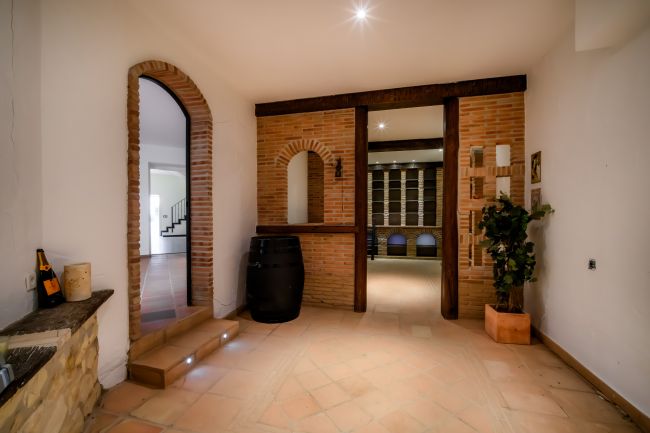 VILLA EN NUEVA ANDALUCIA - MARBELLA