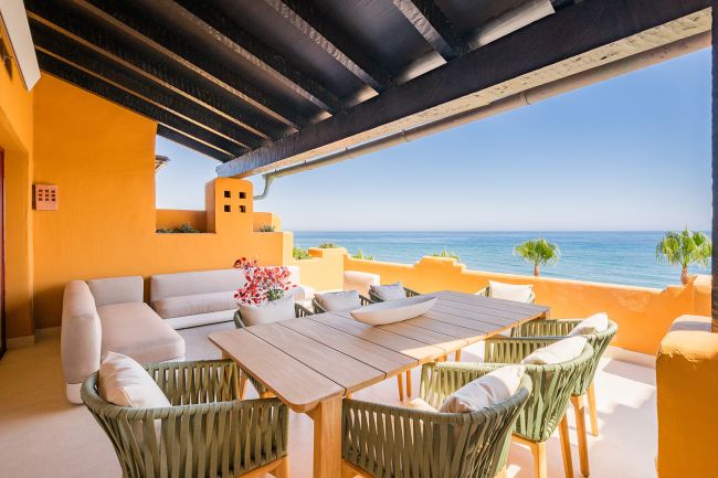 Living in front of the sea: sophistication and exclusivity in the New Golden Mile