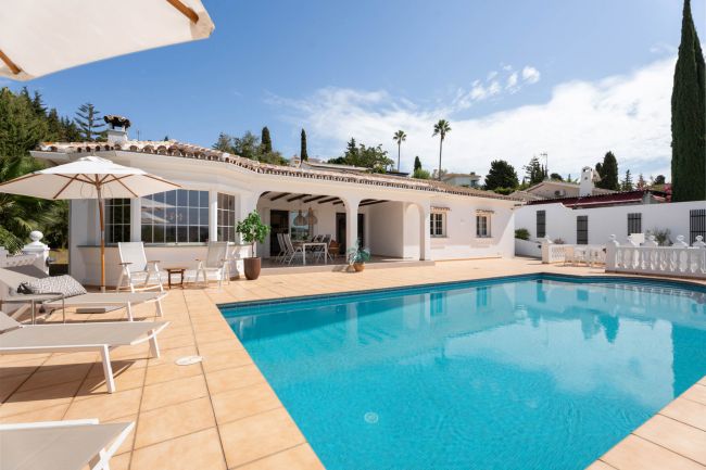 Welcome to a Refined Retreat in La Sierrezuela