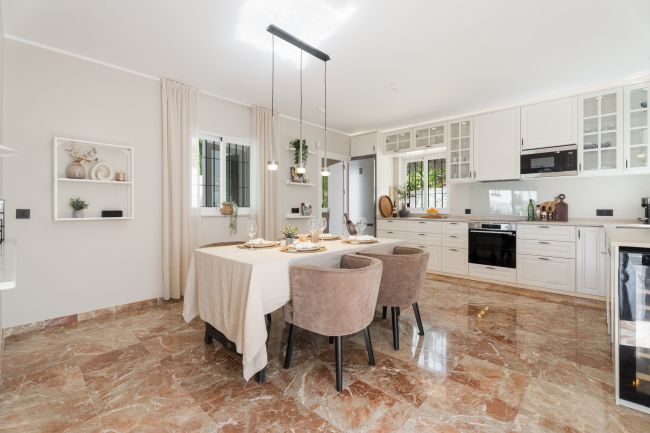 Welcome to a Refined Retreat in La Sierrezuela