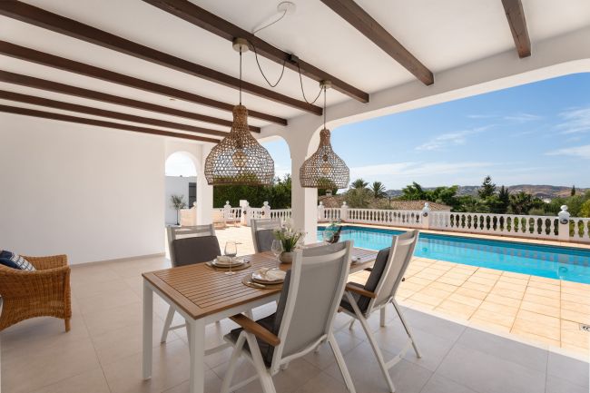 Welcome to a Refined Retreat in La Sierrezuela
