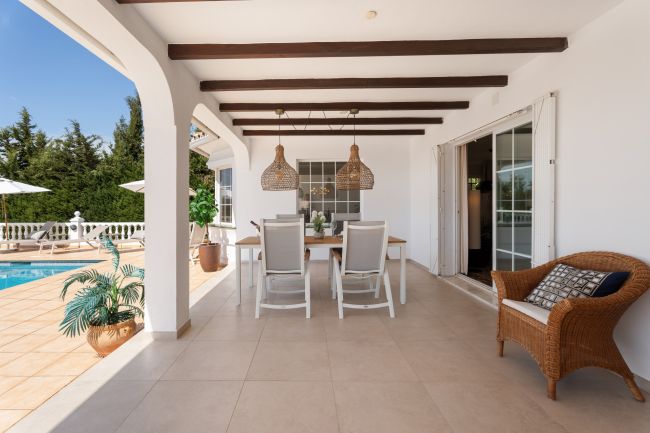 Welcome to a Refined Retreat in La Sierrezuela
