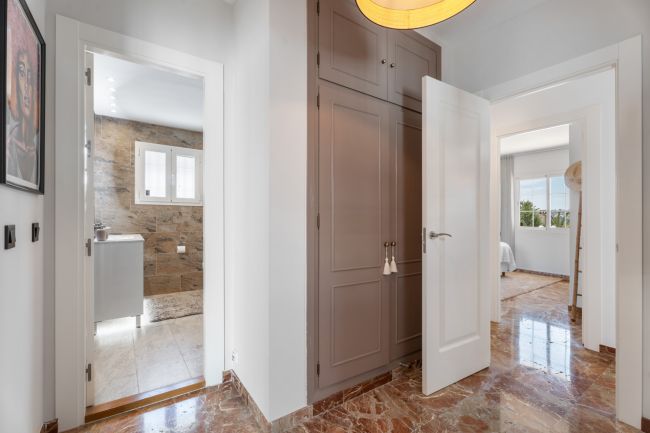 Welcome to a Refined Retreat in La Sierrezuela