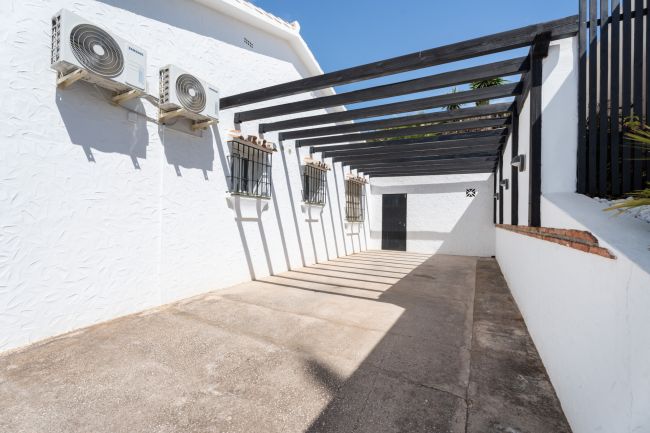 Welcome to a Refined Retreat in La Sierrezuela