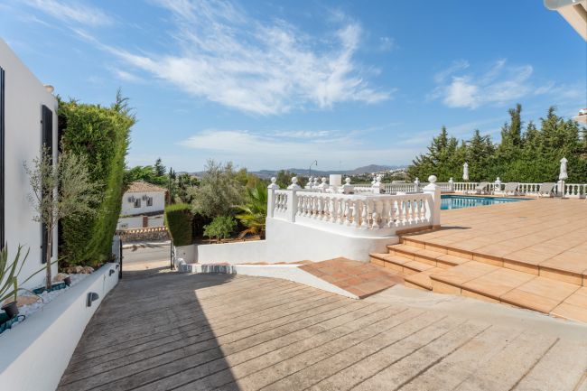 Welcome to a Refined Retreat in La Sierrezuela