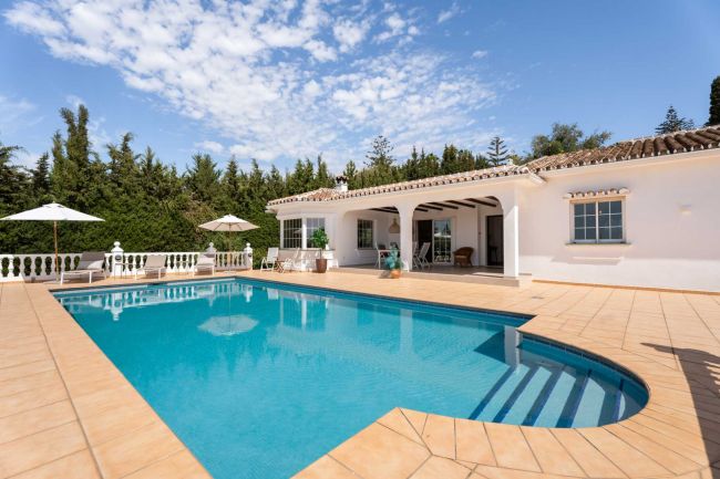 Welcome to a Refined Retreat in La Sierrezuela