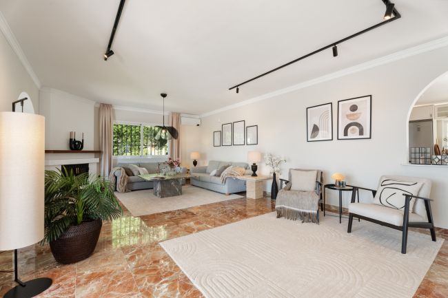 Welcome to a Refined Retreat in La Sierrezuela