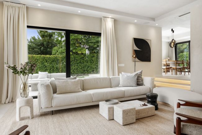 Elegant fully renovated 4-Bedroom Villa in La Alquería, Benahavís