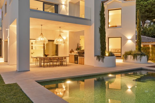 Elegant fully renovated 4-Bedroom Villa in La Alquería, Benahavís