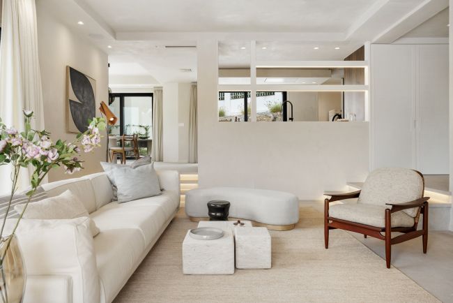 Elegant fully renovated 4-Bedroom Villa in La Alquería, Benahavís