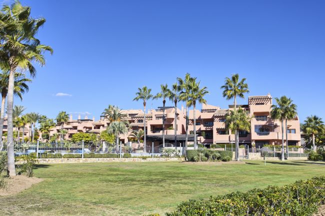 Leilighet med 2 soverom i Exclusive Beachfront Urbanization – Mar Azul, New Golden Mile, Estepona