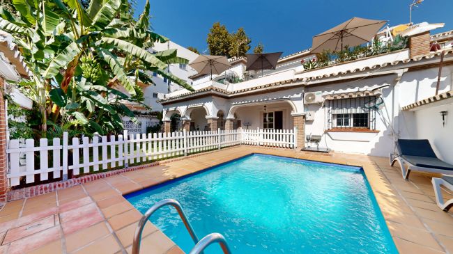 UNIQUE OPPORTUNITY: Exclusive Luxury Home for Sale in Río Verde Playa, Marbella’s Golden Mile