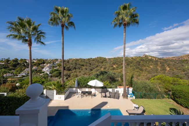 Stor rekkehusbolig med 4 soverom i Calahonda med panoramautsikt og privat basseng