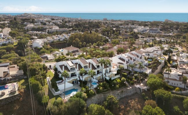 Stor rekkehusbolig med 4 soverom i Calahonda med panoramautsikt og privat basseng