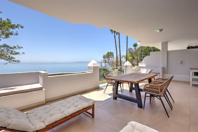 Exclusive Beachfront Penthouses and apartments – Experience Estepona at Its Finest – Stunning with Panoramic Sea Views