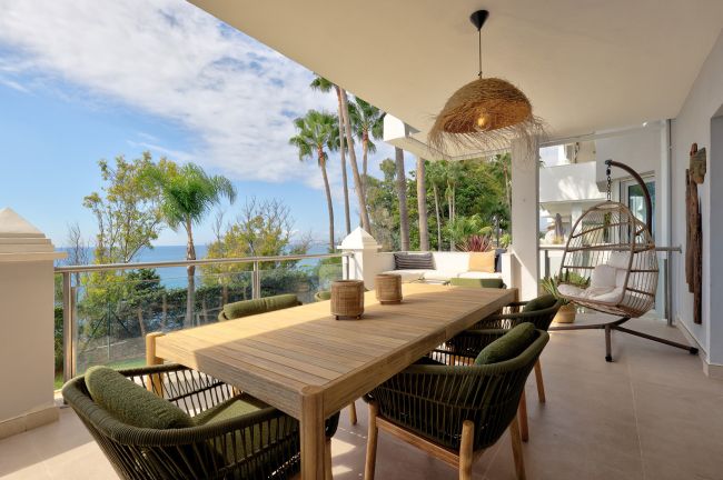 Exclusive Beachfront Penthouses and apartments – Experience Estepona at Its Finest – Stunning with Panoramic Sea Views
