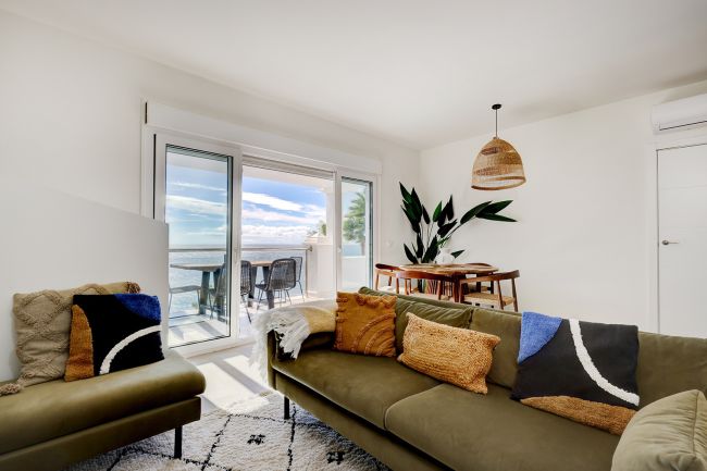 Exclusive Beachfront Penthouses and apartments – Experience Estepona at Its Finest – Stunning with Panoramic Sea Views