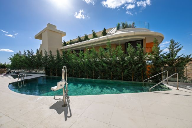 Leilighet på grunnplan til salgs i El Higueron, Fuengirola