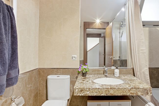 Vakker vest-vendt duplex penthouse med solarium og panoramautsikt i La Cala Golf Resort, Mijas Costa