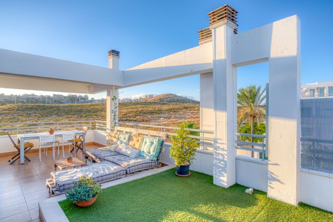 Vakker vest-vendt duplex penthouse med solarium og panoramautsikt i La Cala Golf Resort, Mijas Costa