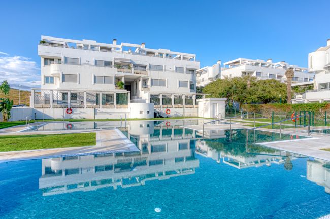 Vakker vest-vendt duplex penthouse med solarium og panoramautsikt i La Cala Golf Resort, Mijas Costa