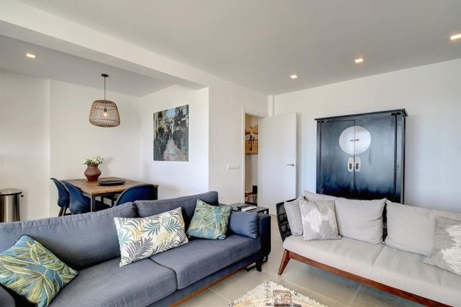 Luxury Beachfront Apartment in Central Estepona – Unmatched Sea Views and Prime Coastal Living