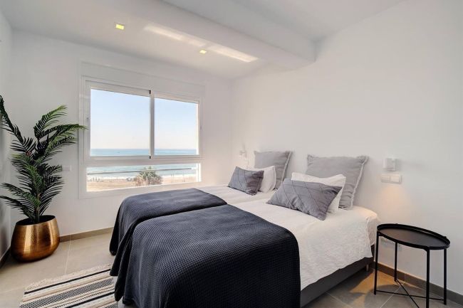 Luxury Beachfront Apartment in Central Estepona – Unmatched Sea Views and Prime Coastal Living