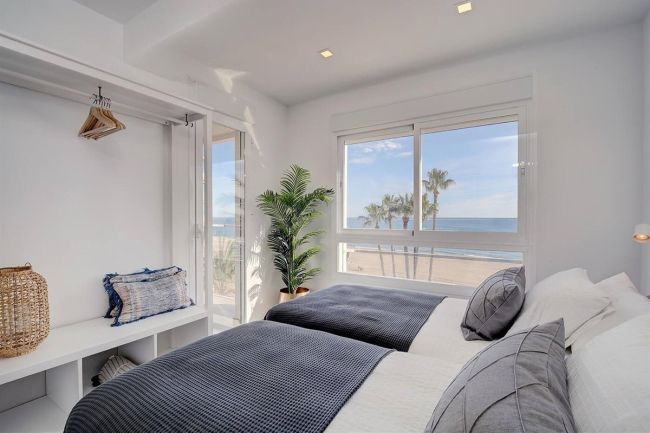 Luxury Beachfront Apartment in Central Estepona – Unmatched Sea Views and Prime Coastal Living
