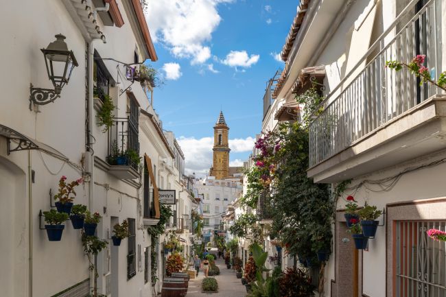 Vakker rekkehus i hjertet av Estepona – Dette er fantastisk kystliv