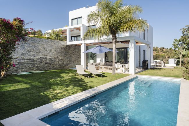 Villa til salgs i Cabopino, Marbella Øst