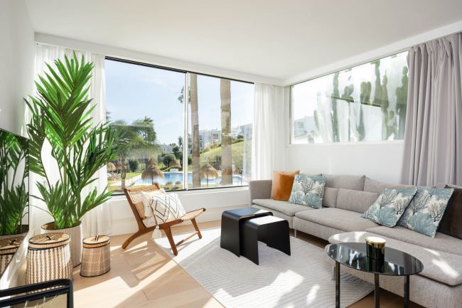 Beautifully Renovated Apartment with Stunning Views in Nueva Andalucía