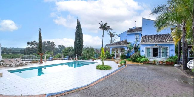 **Finca for Sale in Alhaurín el Grande**