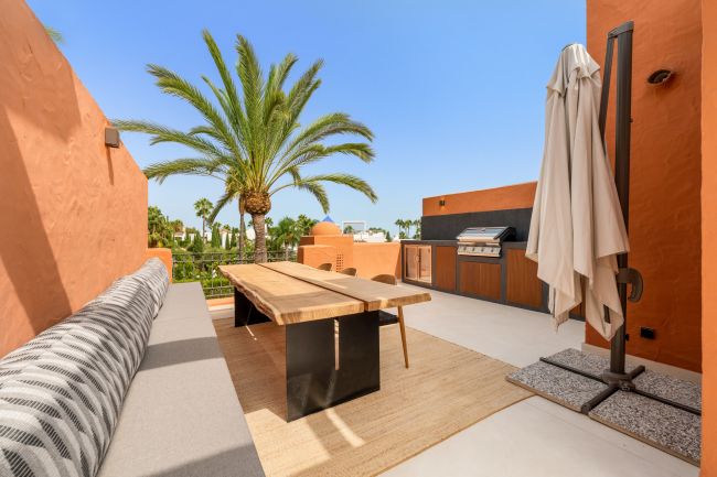 Beautifully renovated 4-bedroom home on Marbella’s renowned Golden Mile.