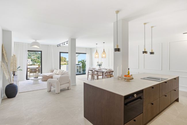 Impeccably refurbished, elevated south east facing ground-floor apartment located  in the prestigious La Quinta Golf, Benahavis