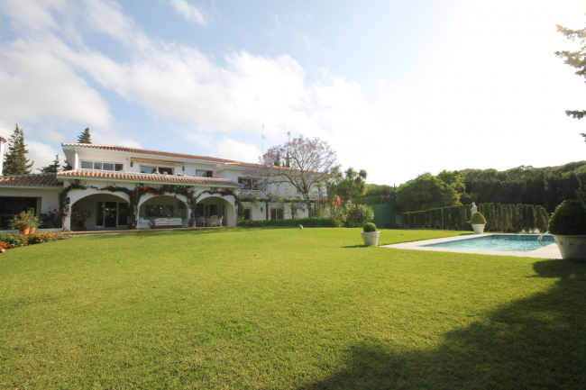 Villa til salgs i Calahonda, Mijas Costa