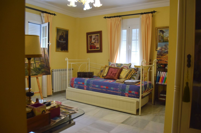 Villa for sale in Guadalobon, Estepona West