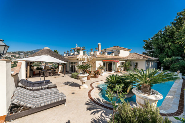 Villa zu verkaufen in Los Naranjos Golf, Nueva Andalucia
