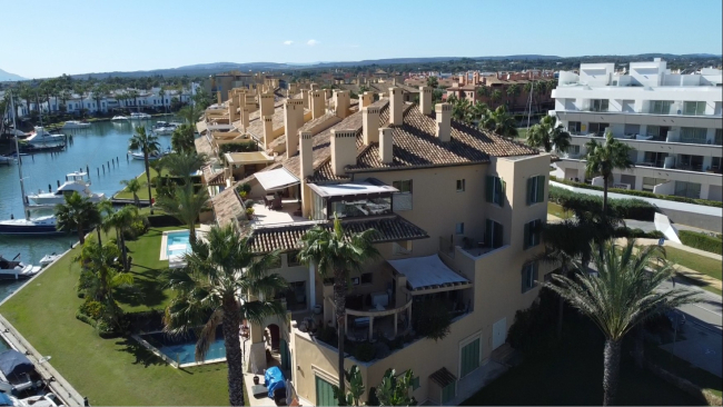 Zweistöckiges Penthouse zu verkaufen in Ribera de la Nécora, Marina de Sotogrande