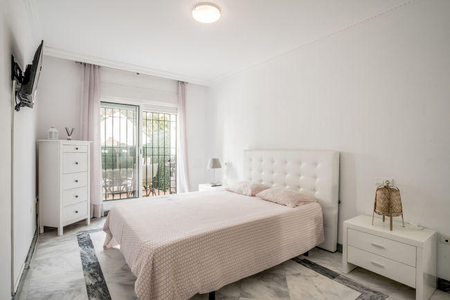 Ground floor apartment in Señorio de Gonzaga, Nueva Andalucía, Marbella