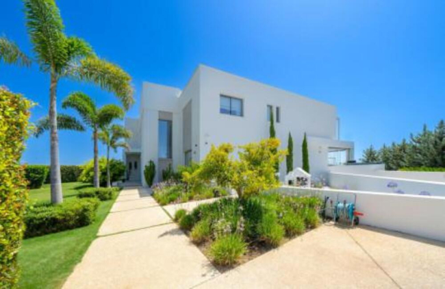 Villa til salgs i Mirabella Hills, Benahavis
