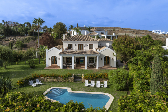 Villa til salgs i Los Flamingos, Benahavis