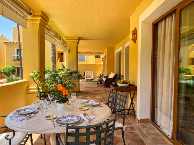 Spectacular double apartment with 5 bedrooms for sale in Nagüeles, Marbella