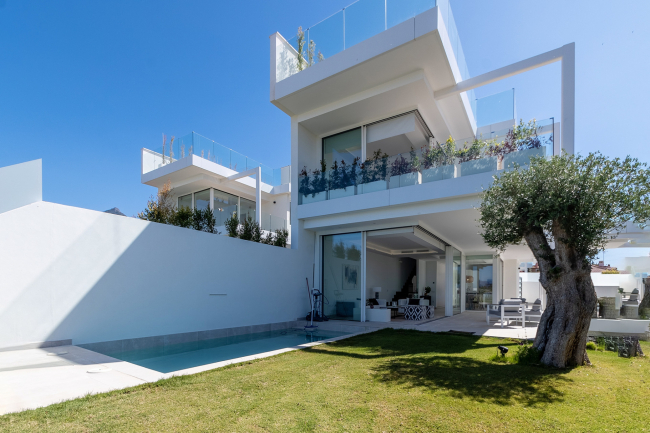 Villa for sale in El Mirador, Marbella Town