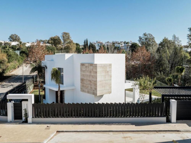 Villa for sale in El Campanario, Estepona East