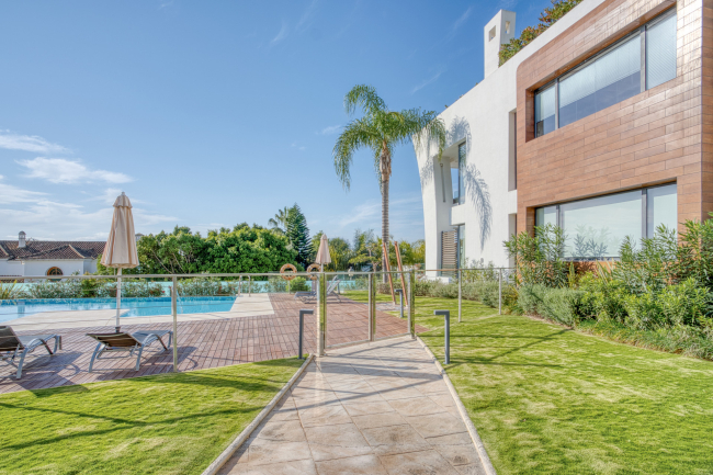 Außergewöhnliches Vier-Schlafzimmer, Südlage luxuriöses Anwesen in der renommierten La Reserva De Sierra Blanca, Marbella - mit herrlichem Meerblick